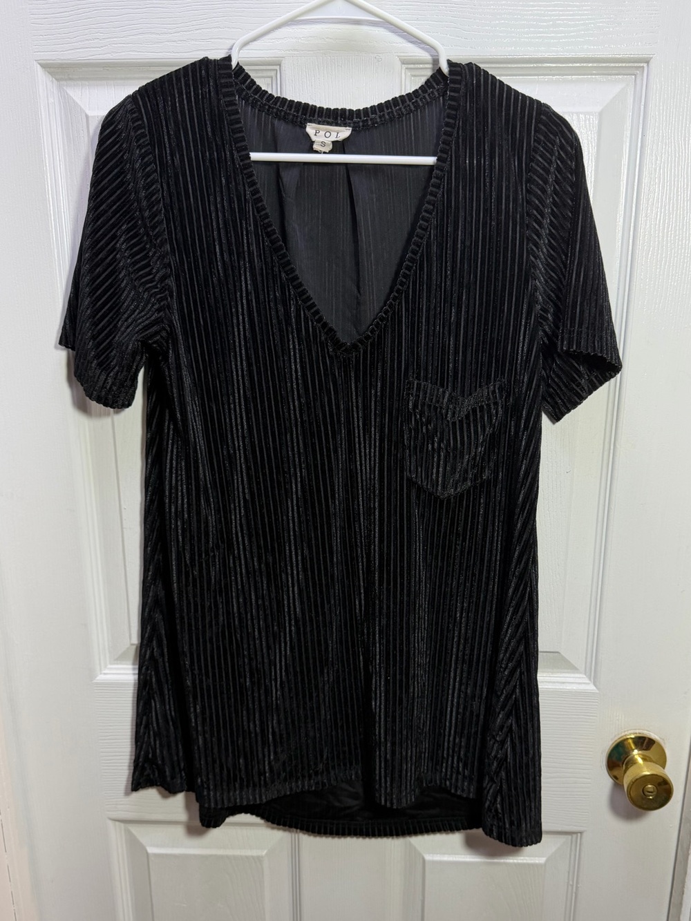 POL Black Velvet Ribbed V-Neck Tee with Pocket